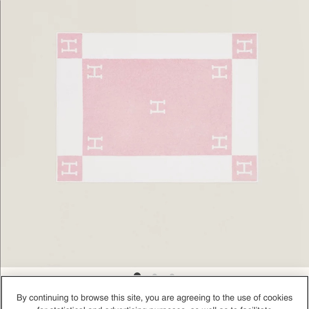 Brand new hermes Avalon pink bath towel